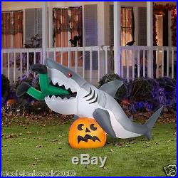 107 Gemmy Halloween Animated Monster Shark Eating Man Inflatable W Pumpkin Yard
