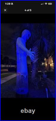 12 feet goes Halloween inflatable