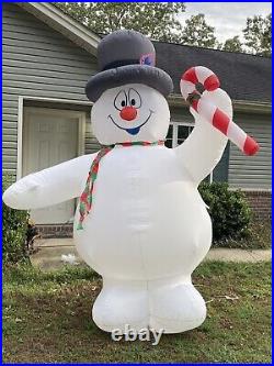 9 foot tall Gemmy Frosty the Snowman Inflatable. In Great Condition