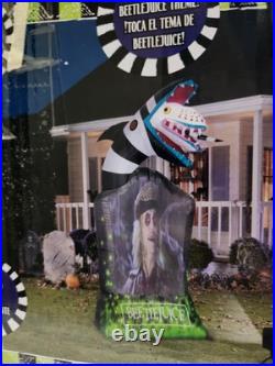 9ft Beetlejuice Living Projection Airblown Inflatable / Halloween 223453
