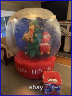 AIRBLOWN GEMMY Inflatable Snow Globe Here Comes SANTA Claus Reindeer Rotating