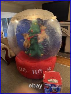 AIRBLOWN GEMMY Inflatable Snow Globe Here Comes SANTA Claus Reindeer Rotating