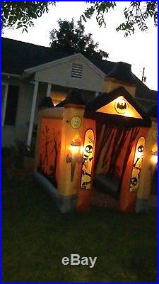 Airblown Inflatable Haunted Tunnel. Gemmy Haunted House. Halloween Prop