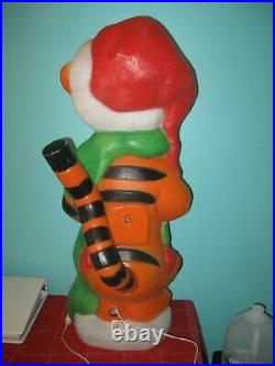 Blow Mold Disney Tigger Santa's Best 36'