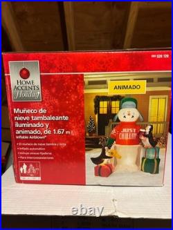 Christmas -Home Accents 5 ft 6 in Animated Shaking Snowman Inflatable