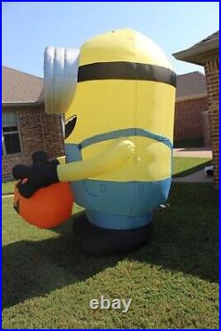 Despicable Me Halloween Minion Carl Airblown Inflatable 8 1/2 Feet & Box Gemmy