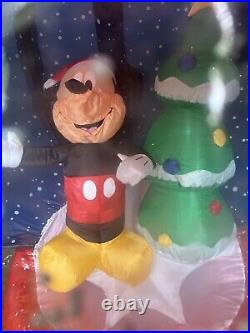 Disney Gemmy Airblown Inflatable Snow Globe Mickey Mouse Christmas 6,5 F HUGE