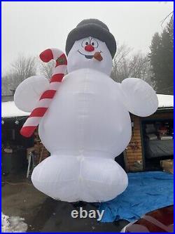 Frosty The Snowman Giant 18 Foot Inflatable, Excellent Pics Taken 12/2/23