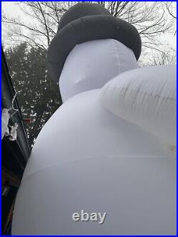 Frosty The Snowman Giant 18 Foot Inflatable, Excellent Pics Taken 12/2/23