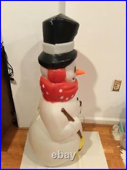Frosty the Snowman withCarrot Nose Lighted Christmas Blow Mold Vintage 40