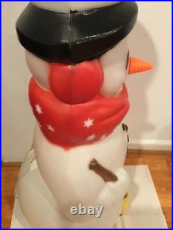 Frosty the Snowman withCarrot Nose Lighted Christmas Blow Mold Vintage 40