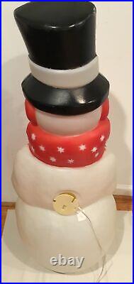Frosty the Snowman withCarrot Nose Lighted Christmas Blow Mold Vintage 40