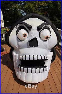 GEMMY 6' ANIMATED AIRBLOWN INFLATABLE SKULL with SPINNING EYES & moving Jaw RARE