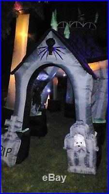 GEMMY AIRBLOWN INFLATABLE 12.5 ft HAUNTED HOUSE. Super Solid used condition