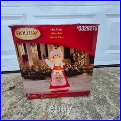 GEMMY Mrs. Claus 7ft Inflatable Blow Up Airblown Christmas Holiday Living