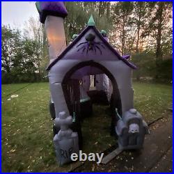 Gemmy 2006 12.5ft Airblown Inflatable Haunted House Halloween Gargoyle Lawn Deco