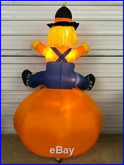 Gemmy 7' Lighted Scarecrow On Pumpkin Halloween Airblown Inflatable