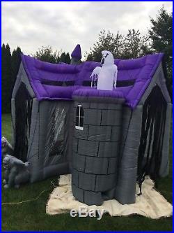 Gemmy 9' Halloween Airblown Inflatable Walk through Haunted House Outdoor Decor