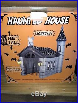 Gemmy Airblown Halloween Inflatable Haunted House 11ft