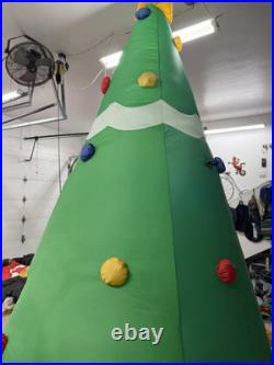 Gemmy Airblown Inflatable 11ft Lightsync Singing Christmas Tree