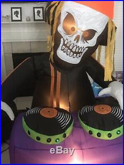 Gemmy Airblown Inflatable Animated withSoundbox Kickin It Old Skull Prototype 5Ft