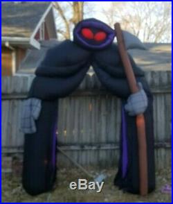 Gemmy Airblown Inflatable Grim Reaper Tunnel Archway Halloween Blow Light Up