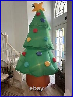 Gemmy Giant Holiday Airblown Inflatable Christmas Tree Lighted 10 Ft. Works