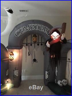 Gemmy Halloween Airblown Inflatable Cemetery Archway Musical Lightshow Blow Up