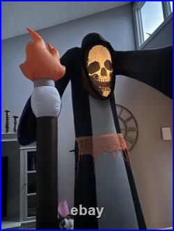Gemmy Halloween Blow Up Inflatable 11' Giant Pointing Reaper With Torch Lights Up