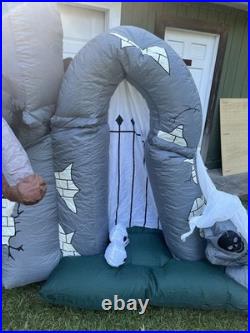 Gemmy Halloween Inflatable 10' Lighted Cemetery Gateway Scene 2008 NEEDS REPAIR