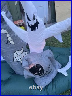 Gemmy Halloween Inflatable 10' Lighted Cemetery Gateway Scene 2008 NEEDS REPAIR