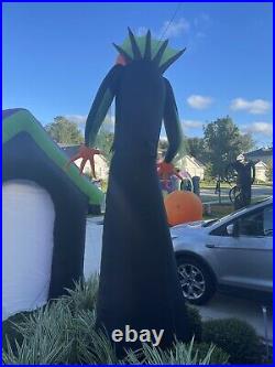 Gemmy Halloween Inflatable 12ft LED Flame Pumpkin Creeper