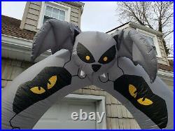 Gemmy Halloween Lighted Airblown Archway Graveyard Skull Inflatable 9ft