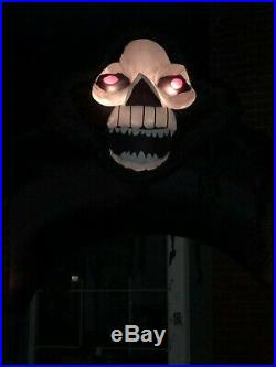 Gemmy Halloween Lighted Skeleton Reaper Airblown 9ft Inflatable Archway w Sound