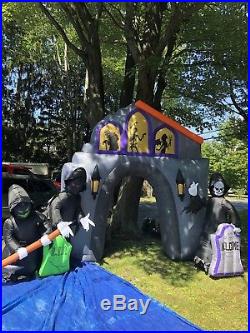 Gemmy Prototype 15-17 Grace Yard Archway Inflatable. Rare