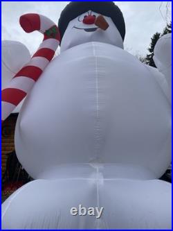 Giant Frosty The Snowman 18 Foot Inflatable With 2 Kaleidoscope Light & Led