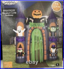 Halloween Haunted Airblown Castle Archway 9 Ft Tall Lights Up Gemmy