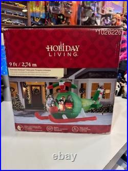 Holiday Living 9-ft/2,74m Animated Airblown Helicopter Penguins Inflatable