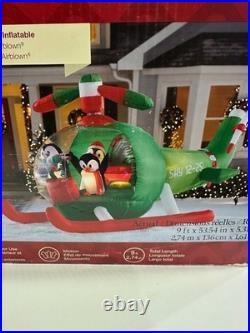 Holiday Living 9-ft/2,74m Animated Airblown Helicopter Penguins Inflatable