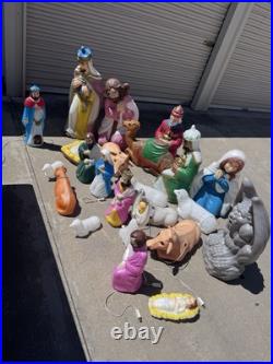 Huge Vintage Blow mold Nativity Lot (LOCAL PICKUP ONLY)