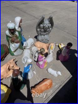 Huge Vintage Blow mold Nativity Lot (LOCAL PICKUP ONLY)