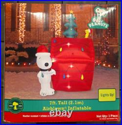 NEW 7 Foot Peanuts Xmas Inflatable Snoopy With Woodstock On The Doghouse