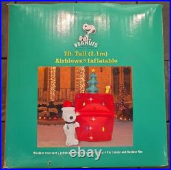 NEW 7 Foot Peanuts Xmas Inflatable Snoopy With Woodstock On The Doghouse