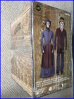 New 6.06 Ft Life Size Animated Skeleton Couple Haunted Halloween Spooky Lights