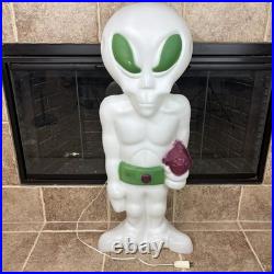 RARE WHITE Blow Mold Space Alien Ray Gun Halloween 36 Dooms Day VINTAGE Item B