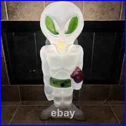 RARE WHITE Blow Mold Space Alien Ray Gun Halloween 36 Dooms Day VINTAGE Item B