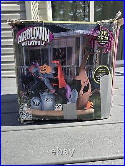 Rare Gemmy Halloween Airblown Inflatable Headless Horsmean Pumpkin Graveyard