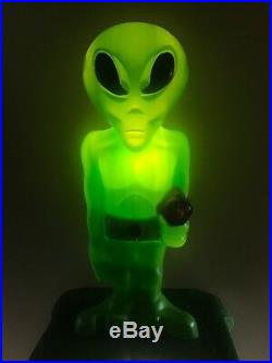 Rare Vintage Halloween Green Alien With Laser Lighted Blow Mold Yard Decoration