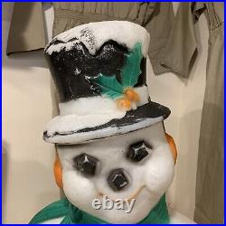 Snowman Holding Wreath Lighted Christmas Blow Mold 44 43'