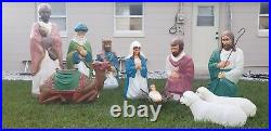 USED ONLY ONE SEASON life size nativity scene SEE PICTURES AND READ DESCRICTION